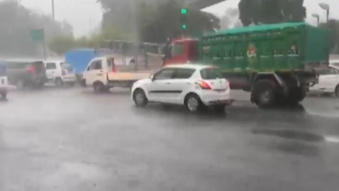 Noida Rain 86797.jpg